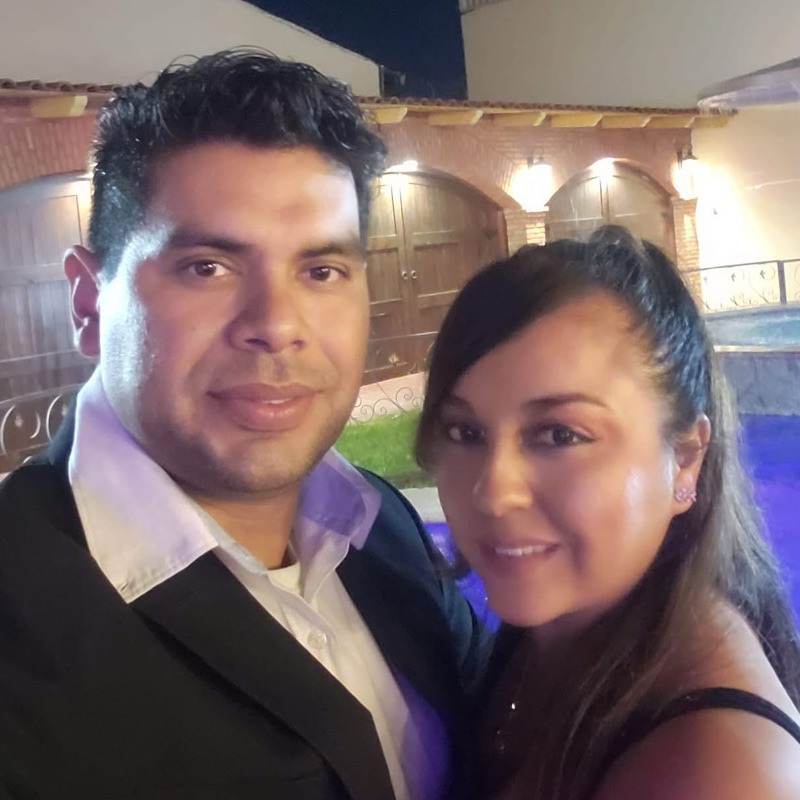 Sr. Ángel García y Sra. Claudia Hdz