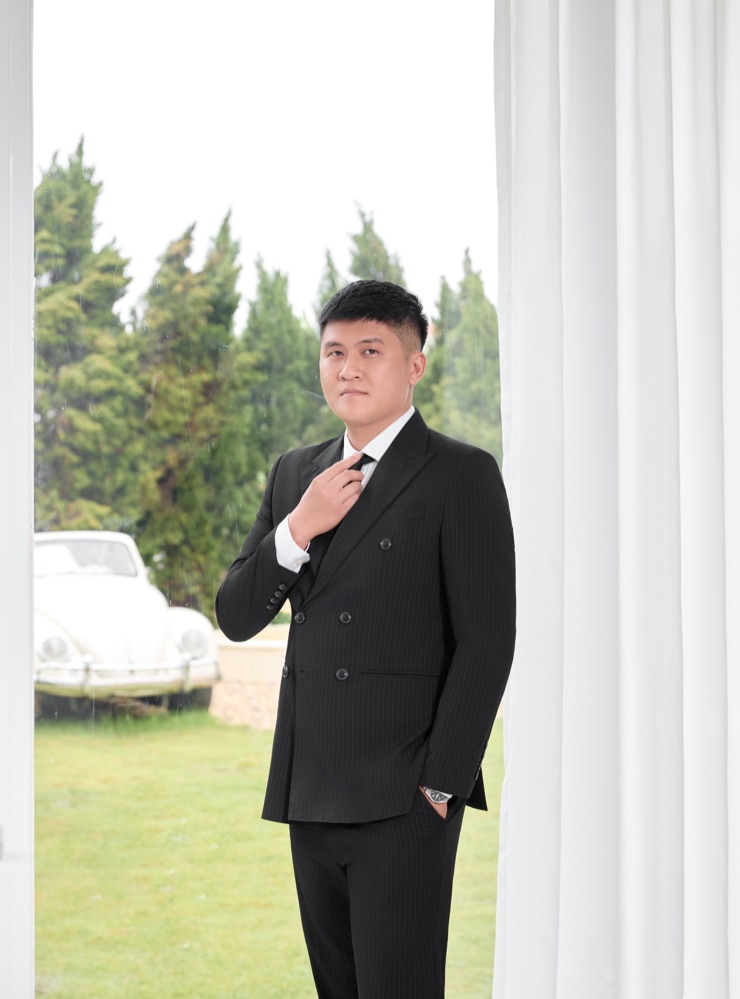 Groom
