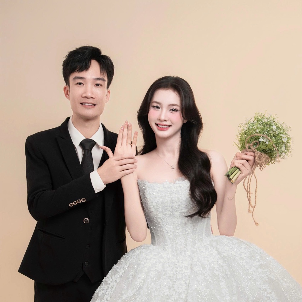 Hoàng Trung & Thuỳ Linh