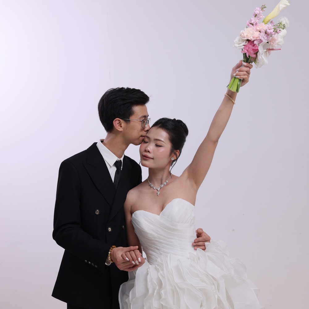Lê Giáp Nghĩa & Võ Thị Yến Vi